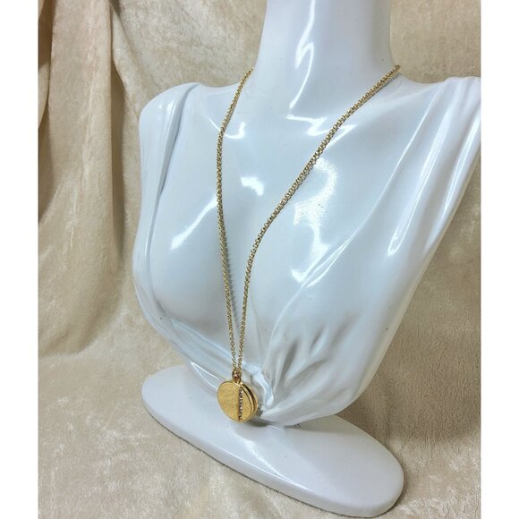 Halle Joy Beautiful 14KT Gold Plate Analiza Style Locket NWT VS Signed - Picture 3 of 4